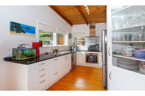 Photo of property in 28 Kauri Road, Birkenhead, Auckland, 0626