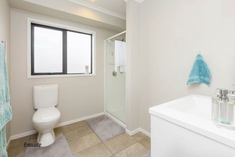 Photo of property in 89 Riverstone Drive, Riverstone Terraces, Upper Hutt, 5018