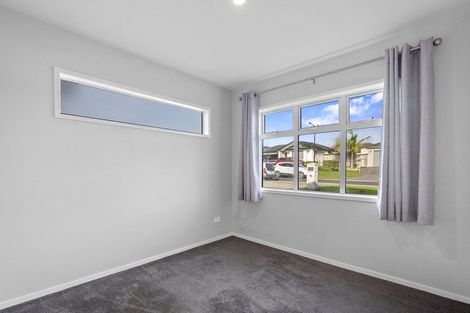 Photo of property in 9 Josh Road, Huapai, Kumeu, 0810