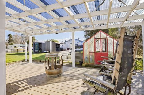 Photo of property in 64 Stanners Street, Eltham, 4322