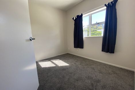 Photo of property in 38b Ruskin Road, Newlands, Wellington, 6037