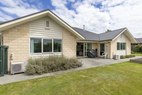 Photo of property in 55 Oakwood Drive, Rangiora, 7400