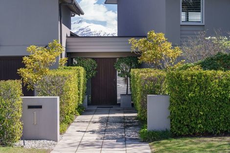 Photo of property in 1 Briar Bank Drive, Wanaka, 9305