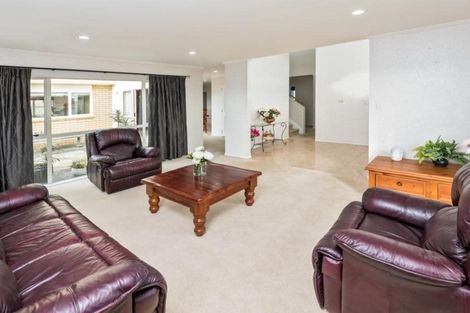 Photo of property in 22 Attymon Lane, East Tamaki, Auckland, 2016