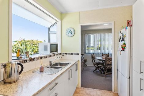 Photo of property in 4 Elder Grove, Paraparaumu, 5032