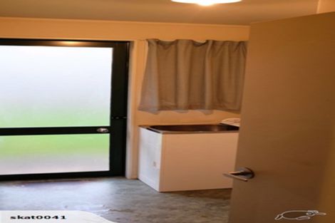 Photo of property in 10b Kaponga Crescent, New Lynn, Auckland, 0600