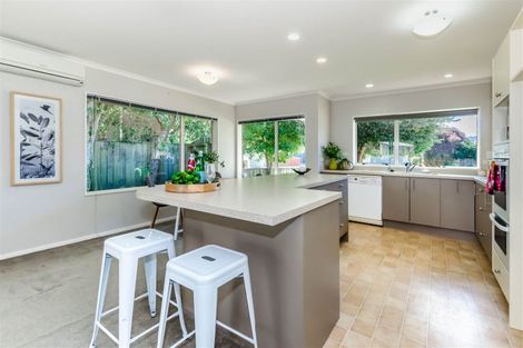 Photo of property in 14 Kennedy Place, Waikanae Beach, Waikanae, 5036