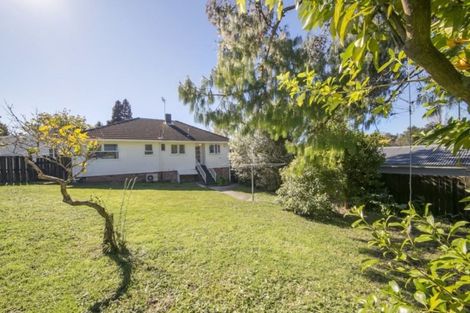 Photo of property in 7 La Rosa Street, Green Bay, Auckland, 0604