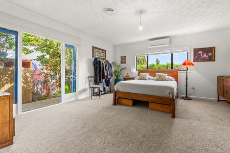 Photo of property in 32 Ferry Parade, Herald Island, Auckland, 0618