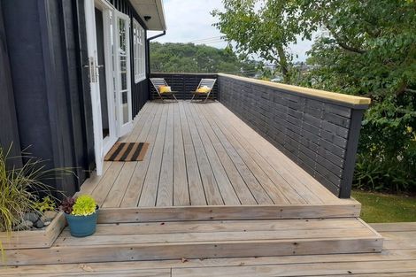 Photo of property in 1/2 Varlene Terrace, Forrest Hill, Auckland, 0620