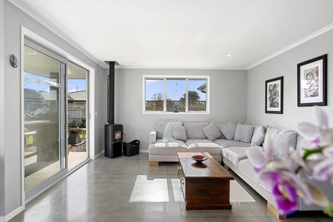 Photo of property in 9 Smith Street, Lepperton, New Plymouth, 4373