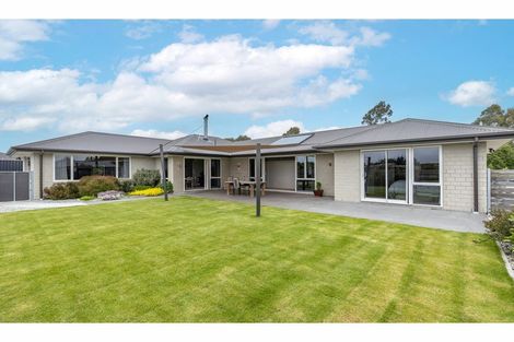 Photo of property in 5 Northside Drive, Waikuku, 7473