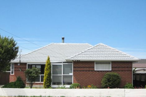 Photo of property in 17 Cuffs Road, Wainoni, Christchurch, 8061