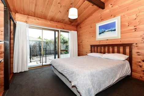 Photo of property in 12 Seamer Place, St Andrews, Hamilton, 3200