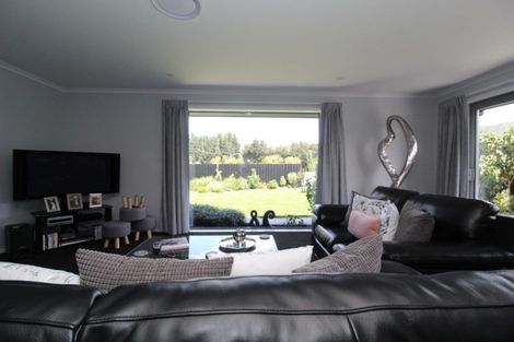 Photo of property in 18 Eric Batchelor Place, Waimate, 7924