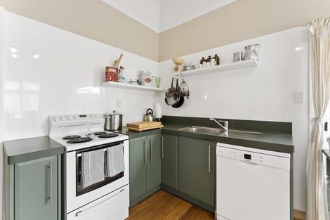 Photo of property in 39 Mako Mako Road, Levin, 5510