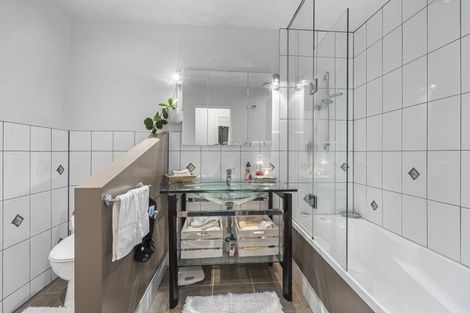 Photo of property in 3 Jensen Place, Frankleigh Park, New Plymouth, 4310