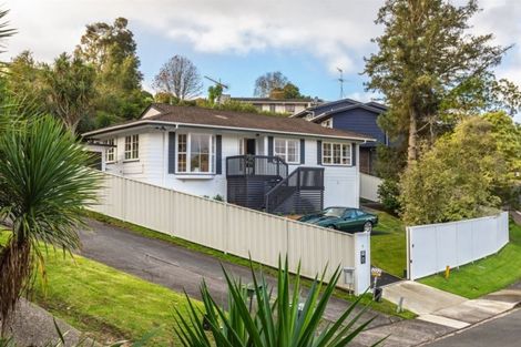 Photo of property in 11 West Glade Crescent, Birkenhead, Auckland, 0626