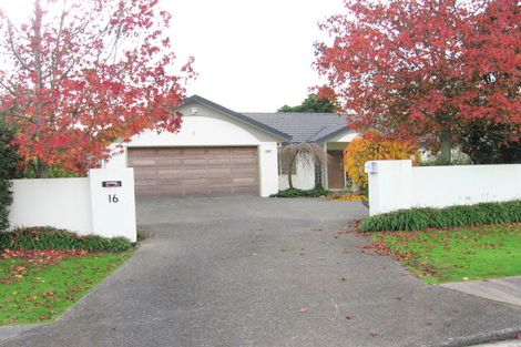 Photo of property in 16 Windfall Grove, Greenhithe, Auckland, 0632