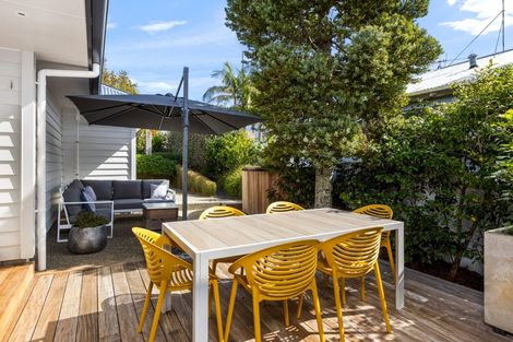 Photo of property in 6 Denby Lane, Northcote Point, Auckland, 0627