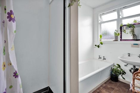 Photo of property in 55 Collingwood Street, Eltham, 4322