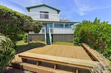 Photo of property in 1 Karaka Street, Otaki Beach, Otaki, 5512