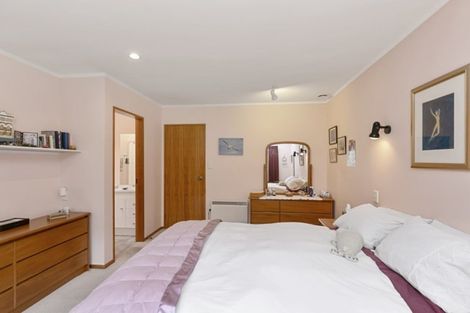 Photo of property in 3 Scorian Close, Karori, Wellington, 6012