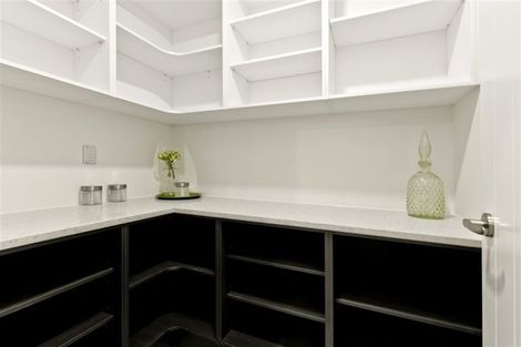 Photo of property in 12 Sir Lincoln Drive, Kumeu, 0810