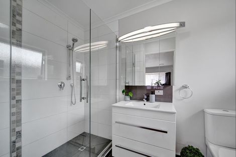 Photo of property in 6 Ashmore Drive, Frankleigh Park, New Plymouth, 4310