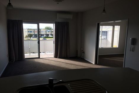 Photo of property in 6/26 Lovell Court, Rosedale, Auckland, 0632