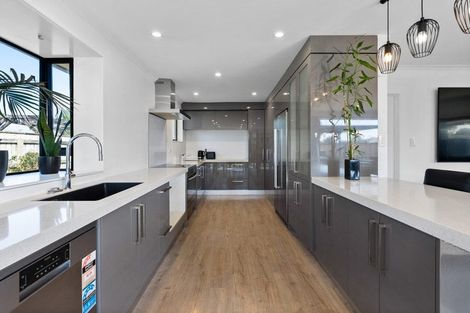 Photo of property in 10 Dillon Drive, Bell Block, New Plymouth, 4312