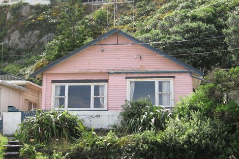 Photo of property in 388 The Esplanade, Island Bay, Wellington, 6023