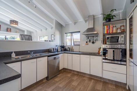 Photo of property in 16a Fincham Road, Raumati Beach, Paraparaumu, 5032