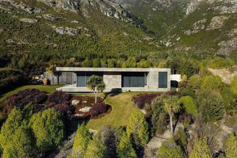 Photo of property in 32 Vista Terrace, Wye Creek, Queenstown, 9371