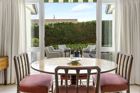 Photo of property in 2/12 Gradwell Place, Two Mile Bay, Taupo, 3330