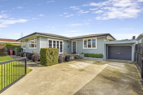 Photo of property in 8 Victoria Avenue, Pahiatua, 4910
