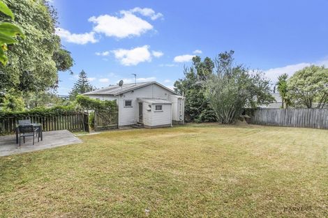 Photo of property in 33 Clayburn Road, Glen Eden, Auckland, 0602