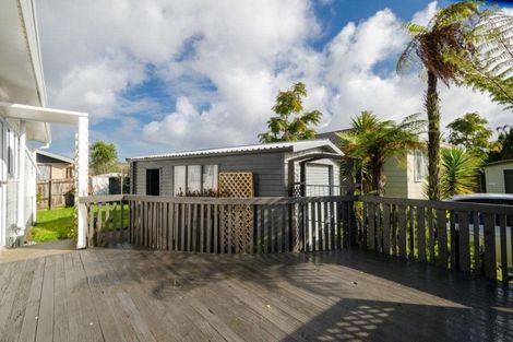 Photo of property in 1/82 Luanda Drive, Ranui, Auckland, 0612