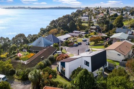 Photo of property in 15 Kaharoa Avenue, Omokoroa, 3114