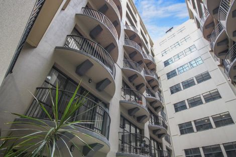 Photo of property in Atrium Towers, 4r/154 The Terrace, Wellington Central, Wellington, 6011