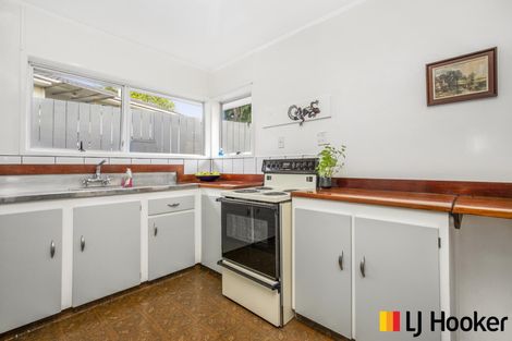 Photo of property in 16 Damian Way, Weymouth, Auckland, 2103