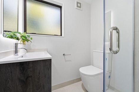 Photo of property in 2 Seaford Place, Murrays Bay, Auckland, 0630