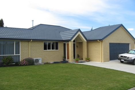 Photo of property in 2 Hillview Place, Amberley, 7410