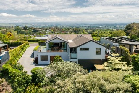 Photo of property in 37 Hikanui Drive, Havelock North, 4130