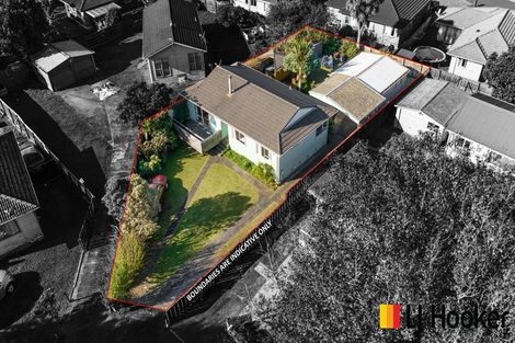 Photo of property in 22 Adel Place, Weymouth, Auckland, 2103