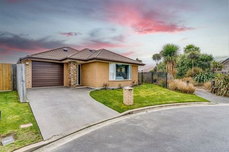 Photo of property in 17 Dunaverty Place, Broomfield, Christchurch, 8042