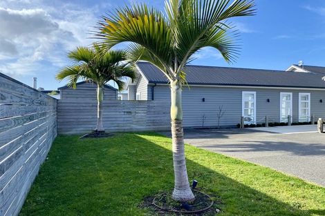 Photo of property in 13 Waitemata Drive, One Tree Point, 0118