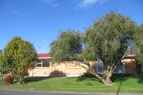 Photo of property in 2 Fleming Place, Chedworth, Hamilton, 3210