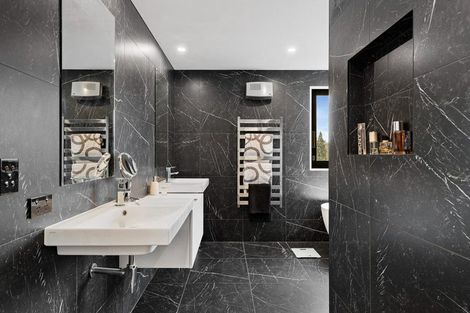 Photo of property in 75 Beacon Point Road, Wanaka, 9305