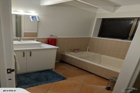 Photo of property in 2/28 Walter Street, Hauraki, Auckland, 0622